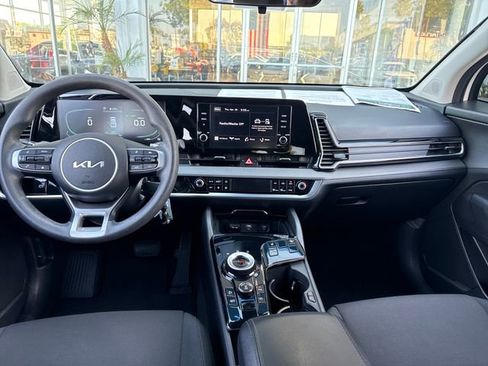 Used 2023 Kia Sportage LX AWD/4WD image 12