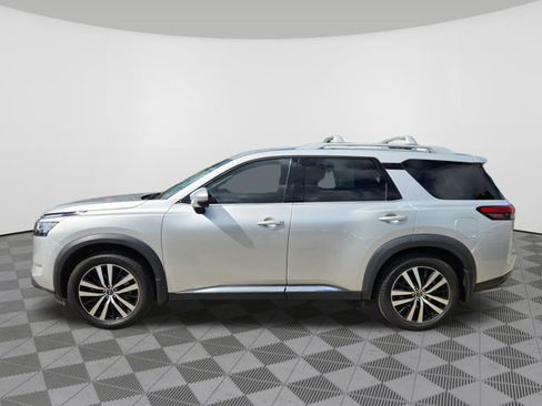 Certified 2024 Nissan Pathfinder Platinum w/ Black Appearance Package AWD/4WD image 5