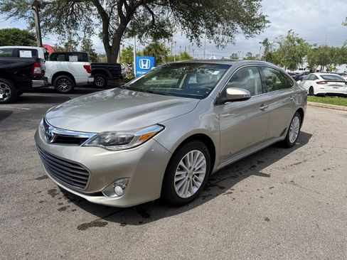 Used 2014 Toyota Avalon XLE Touring FWD image 3