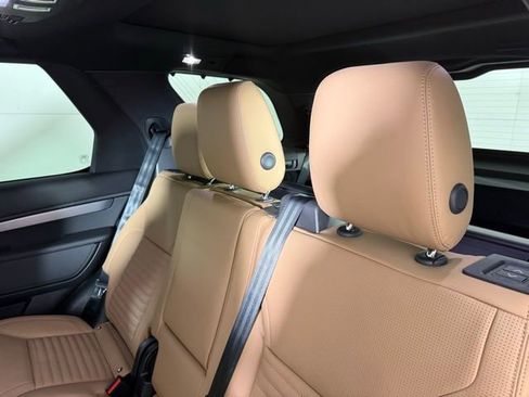 New 2026 Land Rover Discovery Limited Edition image 24
