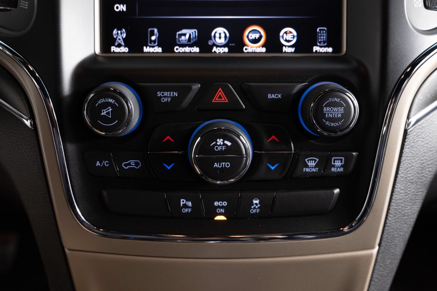 Used 2015 Jeep Grand Cherokee Limited AWD/4WD image 37