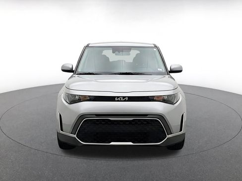 Used 2025 Kia Soul LX w/ LX Technology Package FWD image 2