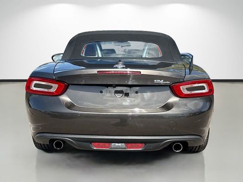 Used 2019 FIAT 124 Spider Lusso w/ Navigation & Sound Group RWD image 4