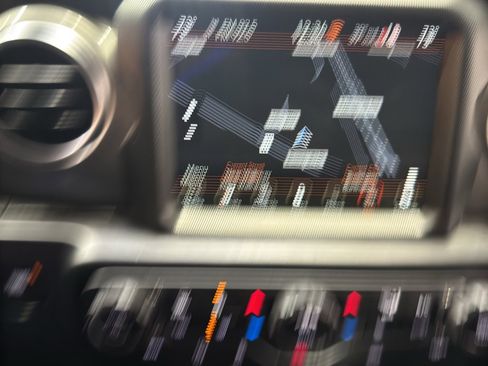 Used 2022 Jeep Wrangler Unlimited Sahara w/ Cold Weather Group image 30