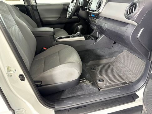 Used 2023 Toyota Tacoma SR5 w/ Technology Package AWD/4WD image 13