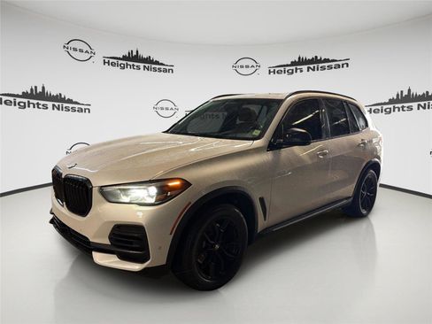 Used 2022 BMW X5 xDrive40i AWD/4WD image 1