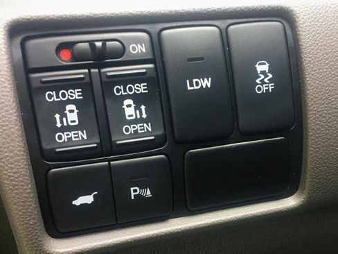 Used 2016 Honda Odyssey Touring image 19