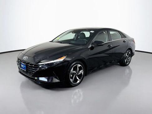 Used 2023 Hyundai Elantra Limited FWD image 2