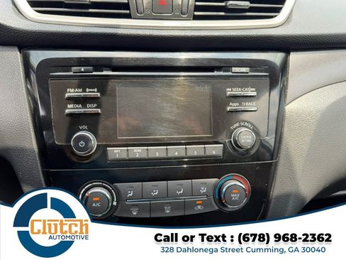 Used 2016 Nissan Rogue S FWD image 19