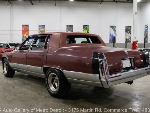 Used 1990 Cadillac Brougham image 4