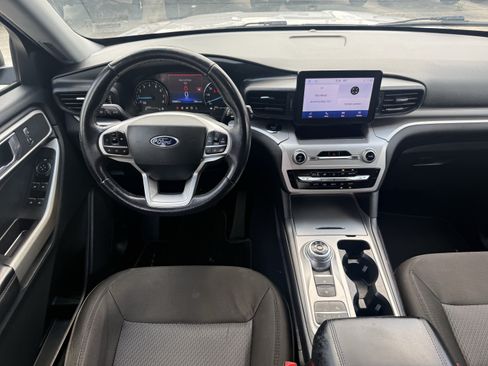 Used 2022 Ford Explorer XLT RWD image 14