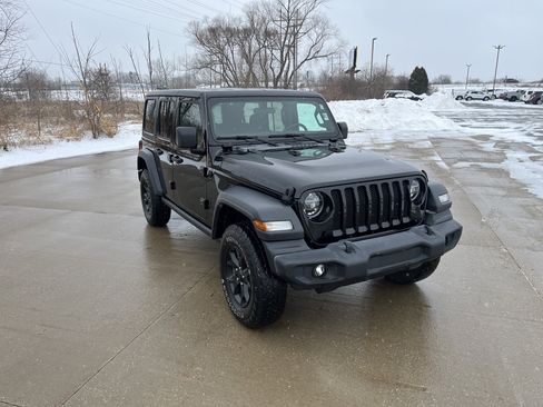 Used 2020 Jeep Wrangler Unlimited Sport image 10