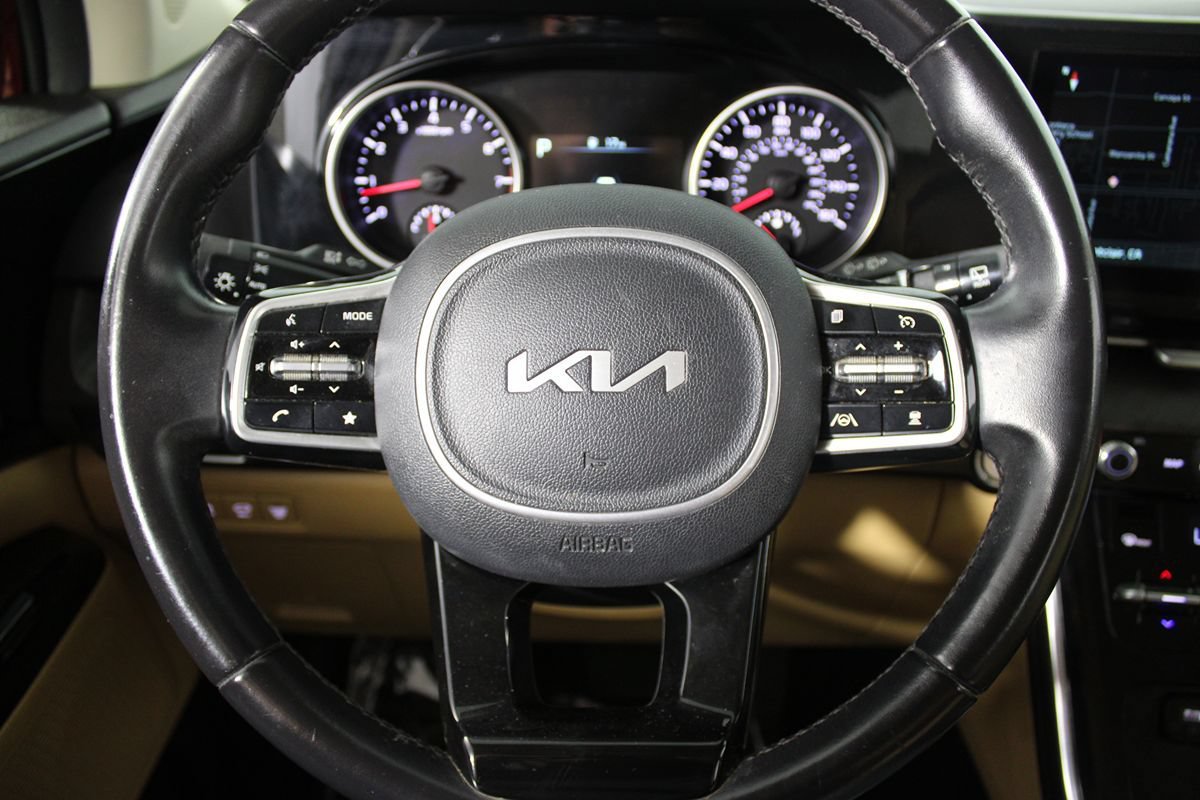 Used 2022 Kia Carnival EX FWD image 11