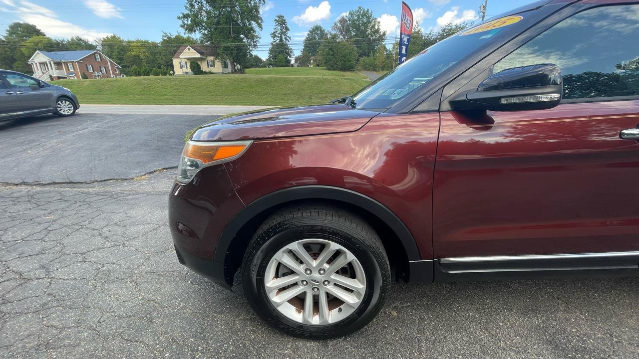 Used 2015 Ford Explorer XLT AWD/4WD image 2