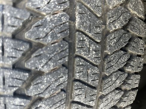 Used 2024 GMC Canyon Denali image 8