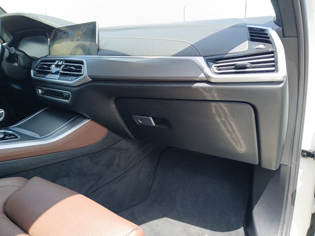Used 2022 BMW X5 sDrive40i w/ Luxury Seating Package RWD image 19