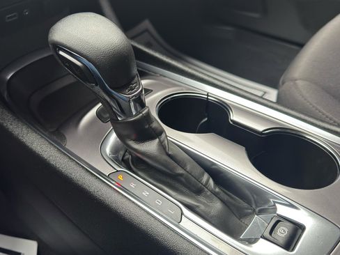 Used 2022 Chevrolet Malibu LT FWD image 26