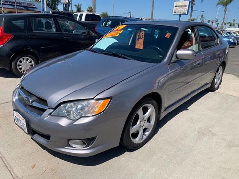Used 2009 Subaru Legacy 2.5i Limited image 2