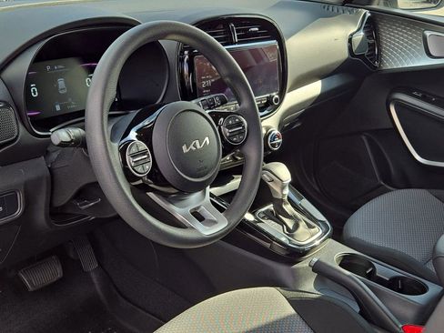 Certified 2024 Kia Soul S image 18