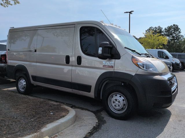 Used 2021 RAM ProMaster 2500 w/ Premium Appearance Group FWD image 2