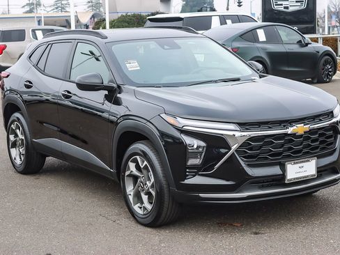 New 2026 Chevrolet Trax LT w/ Driver Confidence Package image 5