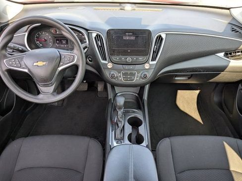 Used 2025 Chevrolet Malibu LT FWD image 12