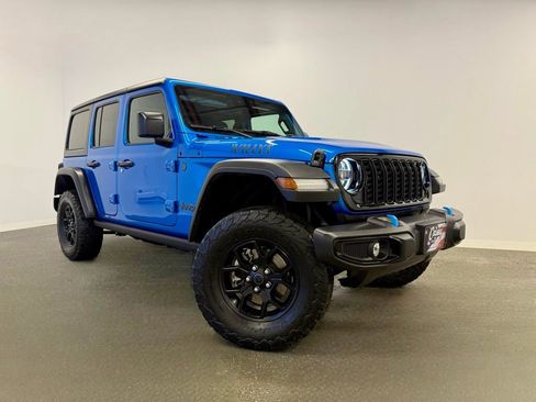Used 2024 Jeep Wrangler Unlimited AWD/4WD image 3