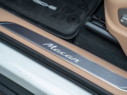 New 2026 Porsche Macan image 12