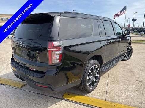 Used 2024 Chevrolet Suburban RST image 11