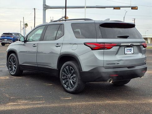 Used 2023 Chevrolet Traverse RS image 5