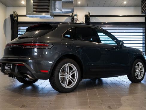 Used 2025 Porsche Macan image 11