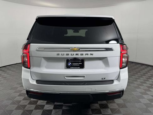 Used 2024 Chevrolet Suburban LT w/ Luxury Package AWD/4WD image 9