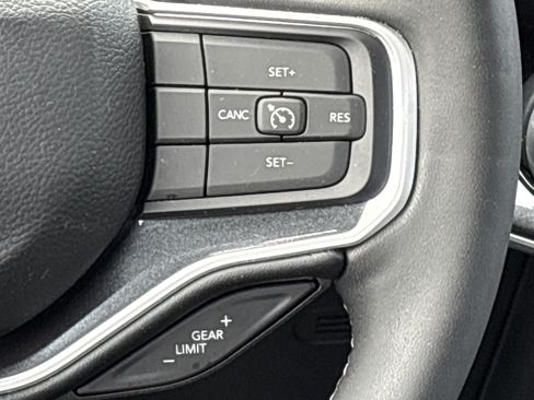 Used 2024 Jeep Wagoneer L 4WD w/ Premium Group I image 24