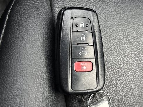 Used 2021 Toyota Highlander XLE image 48