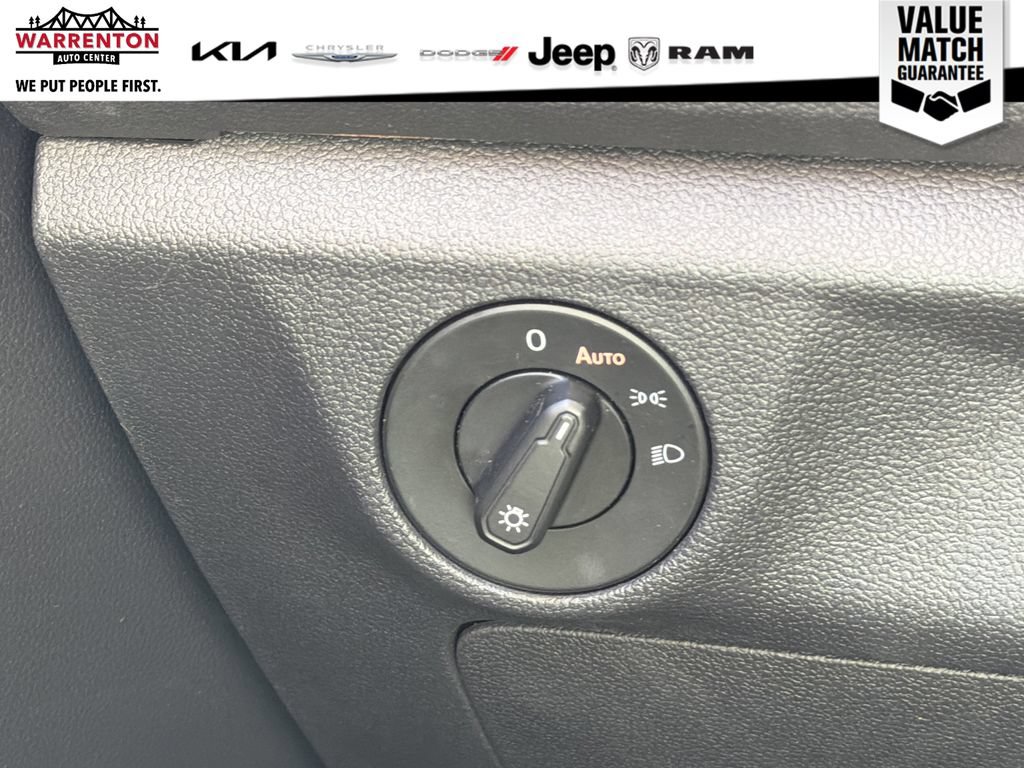 Used 2019 Volkswagen Jetta SEL FWD image 17