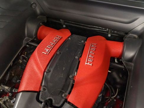 Used 2020 Ferrari F8 Tributo image 38