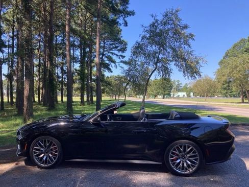 Used 2025 Ford Mustang GT Premium image 6