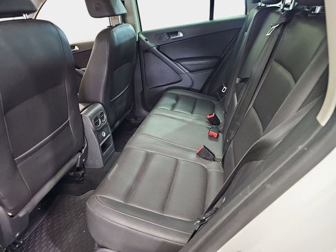 Used 2016 Volkswagen Tiguan SE image 16