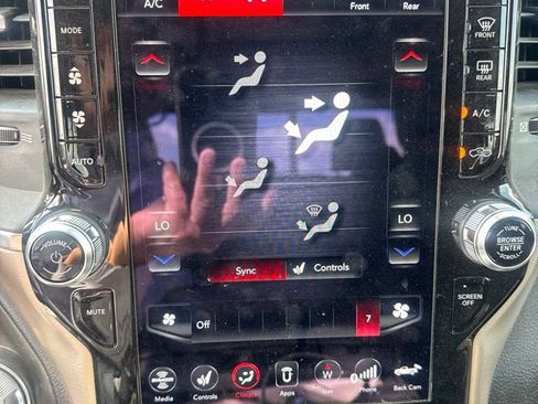 Used 2020 RAM 1500 Laramie AWD/4WD image 7