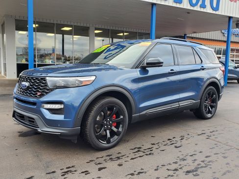 Used 2020 Ford Explorer ST w/ ST Street Pack image 2