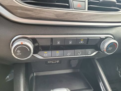 Used 2024 Nissan Altima 2.5 SV FWD image 24