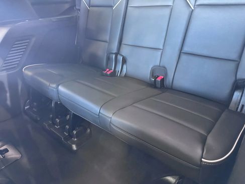 Used 2021 Cadillac Escalade Premium Luxury image 22