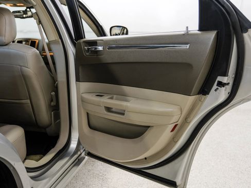 Used 2008 Chrysler 300 Touring image 47