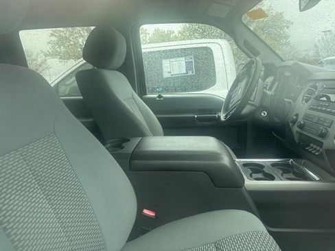 Used 2016 Ford F250 XLT w/ XLT Premium Package image 9