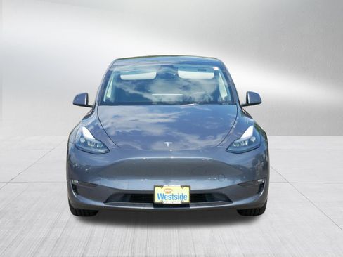 Used 2023 Tesla Model Y Long Range AWD/4WD image 2