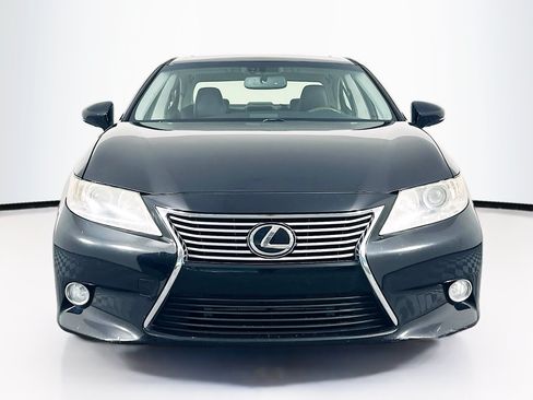Used 2013 Lexus ES 350 w/ Luxury Pkg FWD image 2