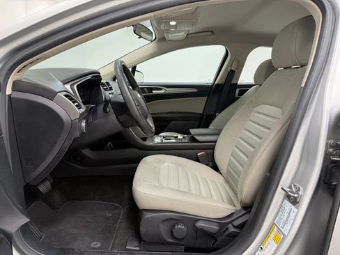 Used 2018 Ford Fusion S FWD image 16