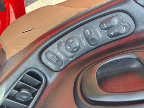 Used 2004 Chevrolet Corvette Coupe w/ Preferred Equipment Group image 13