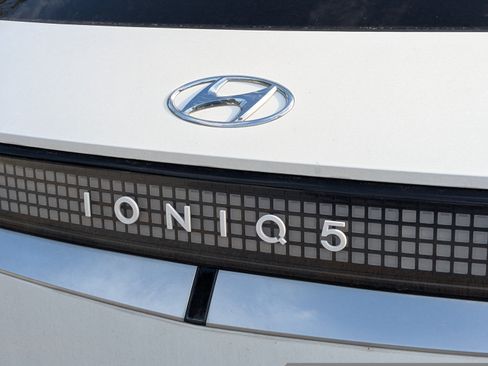 Used 2022 Hyundai Ioniq 5 SEL w/ Cargo Package RWD image 13