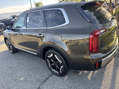 Used 2025 Kia Telluride S image 8